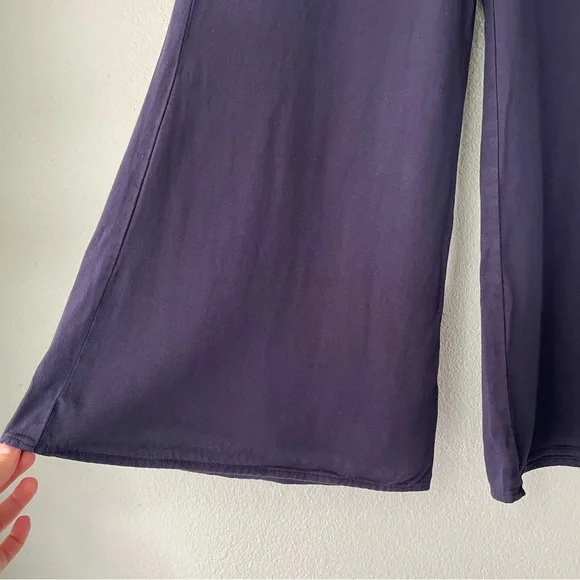 Band of Gypsies | Navy Flare Capri Culotte Pants - Picture 5 of 8